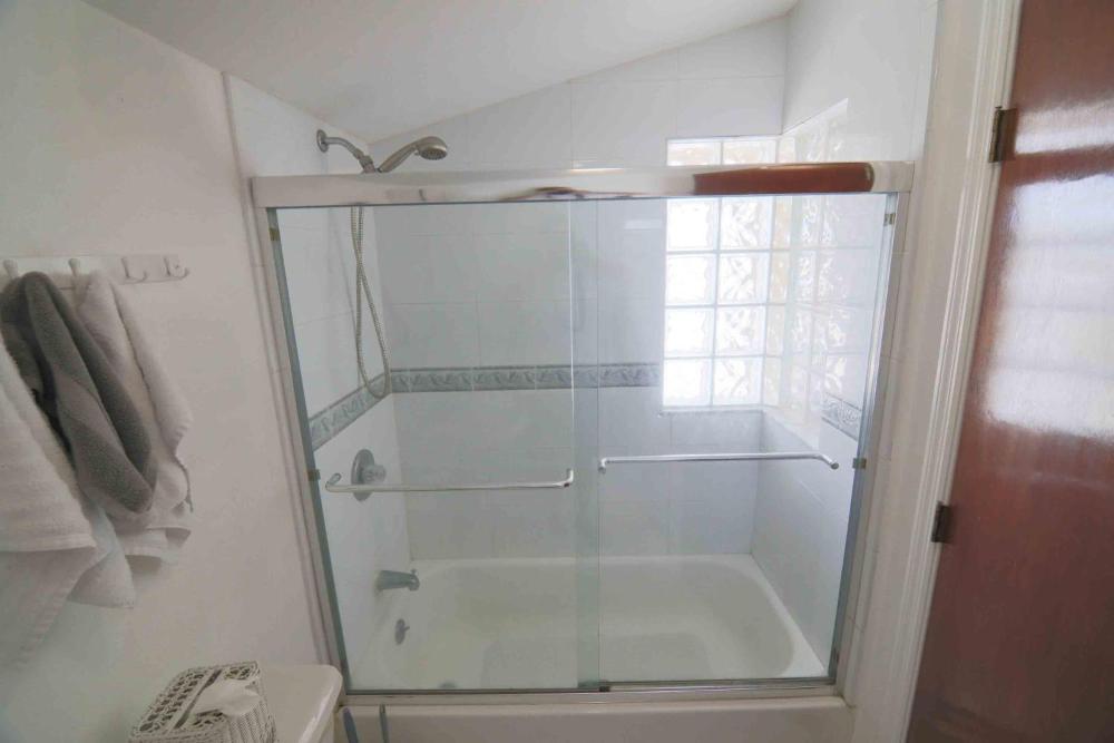 Tree-house style cabin Loft apt North Palm Beach